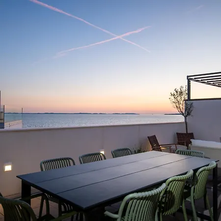 Willa Beachfront Taris With Seaview *