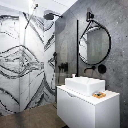 Willa Beachfront Taris With Seaview *