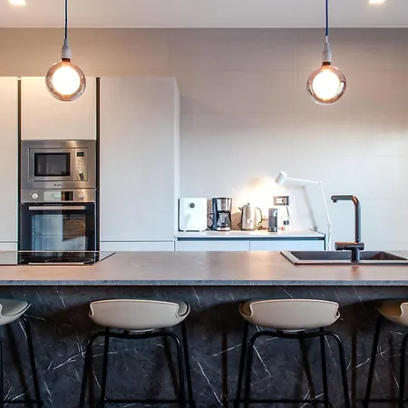 Beachfront Taris With Seaview Willa *