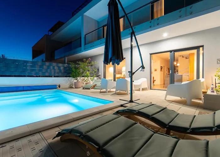 Beachfront Taris With Seaview