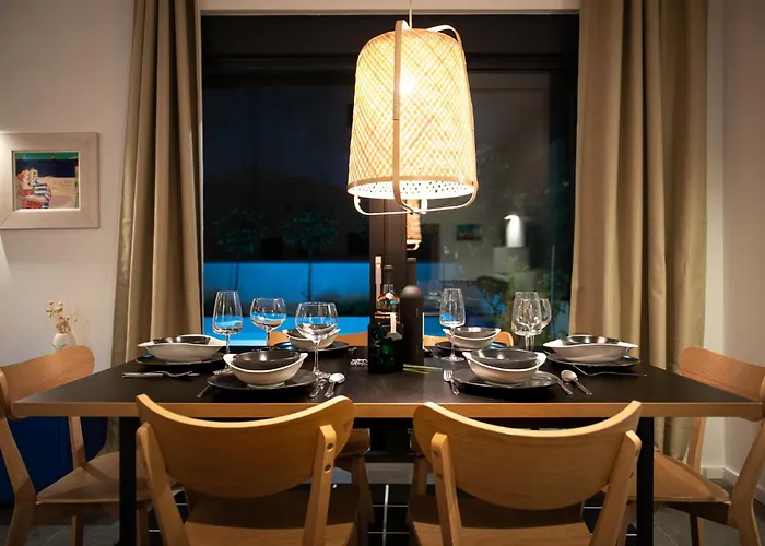 Beachfront Taris With Seaview Vila