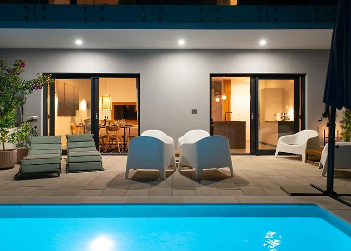 Beachfront Taris With Seaview *