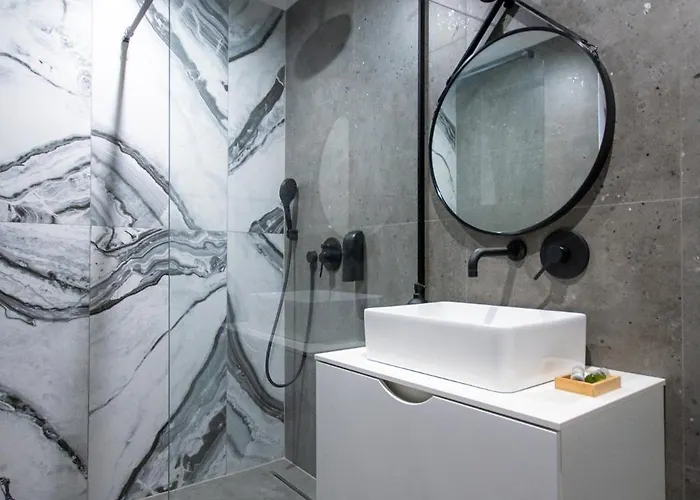 Beachfront Taris With Seaview Vila