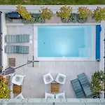 Βίλα Beachfront Taris With Seaview