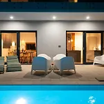Beachfront Taris With Seaview *