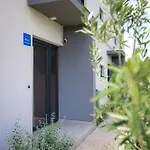 Beachfront Taris With Seaview * Privlaka (Zadar)