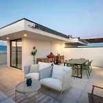 Βίλα Beachfront Taris With Seaview