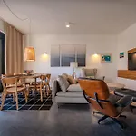 Βίλα Beachfront Taris With Seaview *