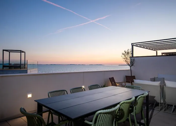 Villa Beachfront Taris With Seaview *